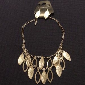 NWT Silver necklace with dangling leaves and matching pierced earrings